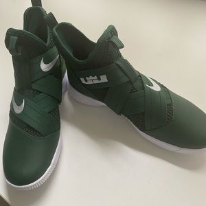Men’s Nike LEBRON Soldier XllTB Green Sneakers